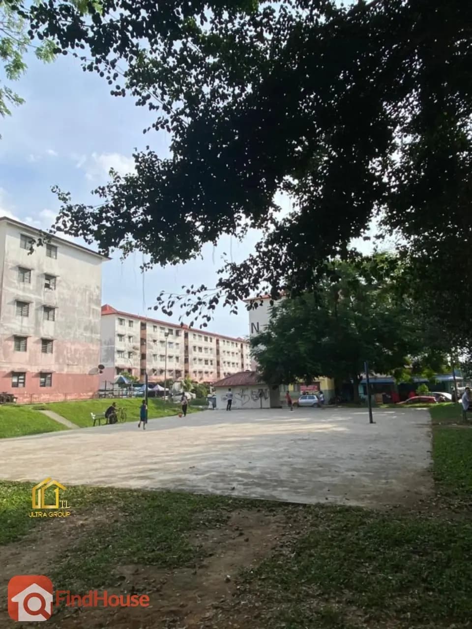BAIDURI COURT APARMENT, BANDAR TASIK KESUMA, BERANANG, SELANGOR