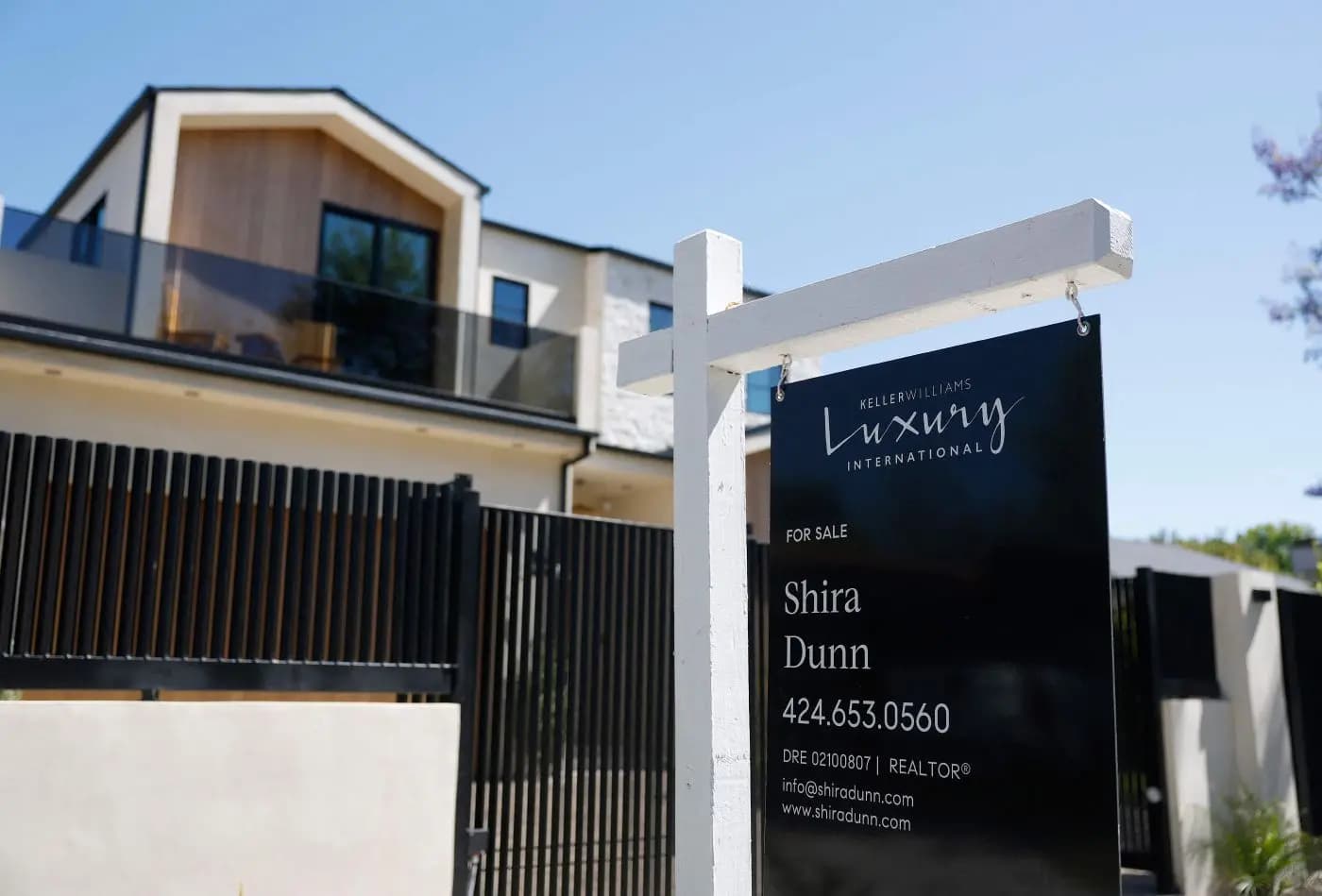 Tiny homes see tiny boost for Los Angeles homeless as World Cup nears